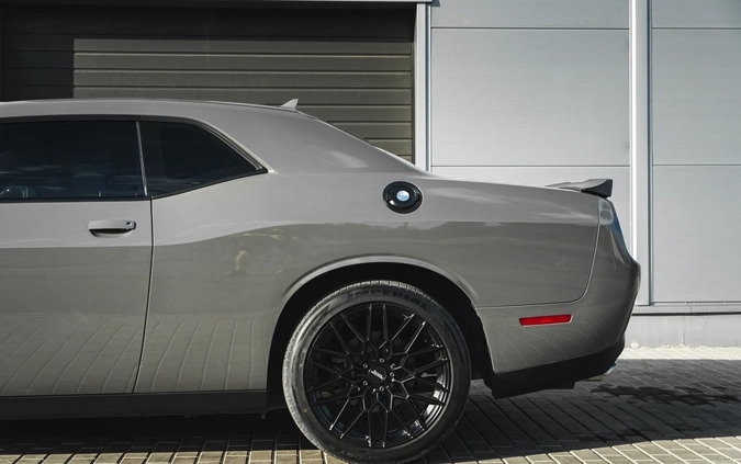 Dodge Challenger cena 126000 przebieg: 130000, rok produkcji 2018 z Chełm małe 781